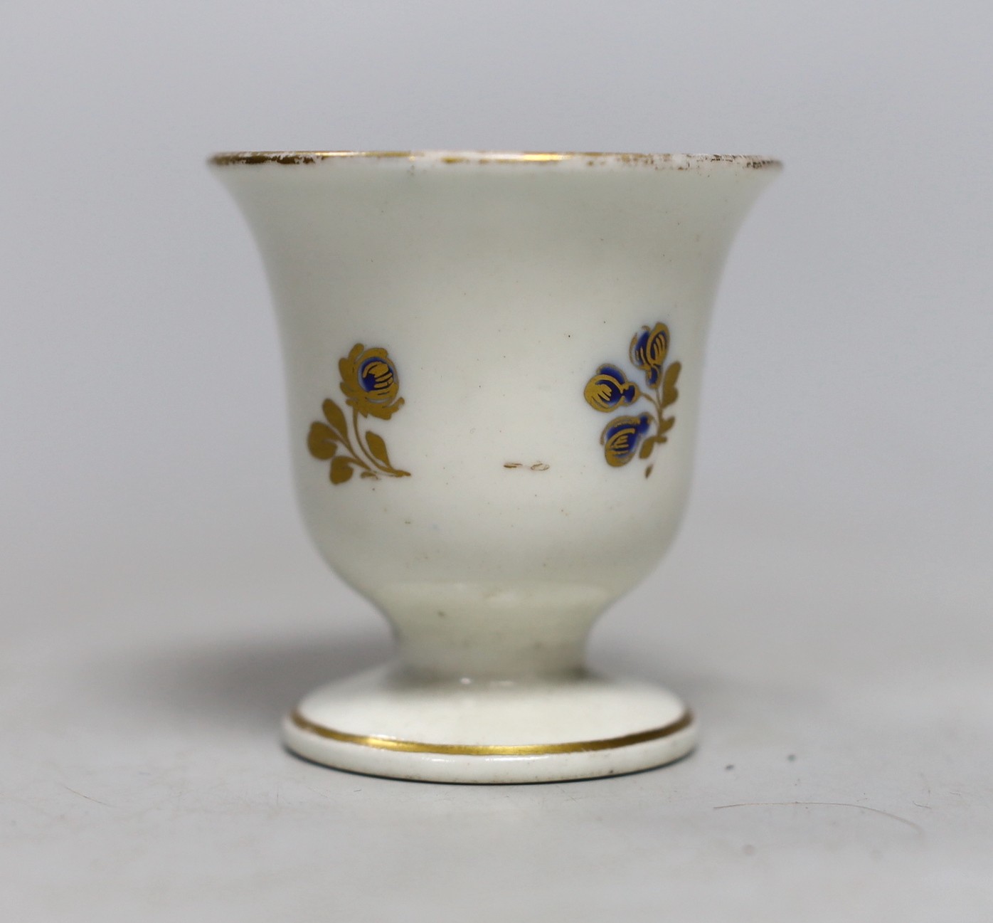 A Caughley rare ice or sorbet cup decorated in blue and gilt, S mark. 6cm tall